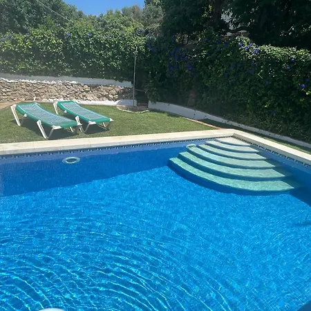 Private Nerja, Large Private Pool, Gardens & Parking Villa *