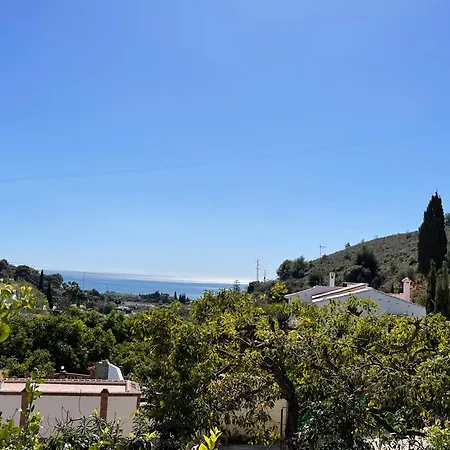 Private Nerja, Large Private Pool, Gardens & Parking