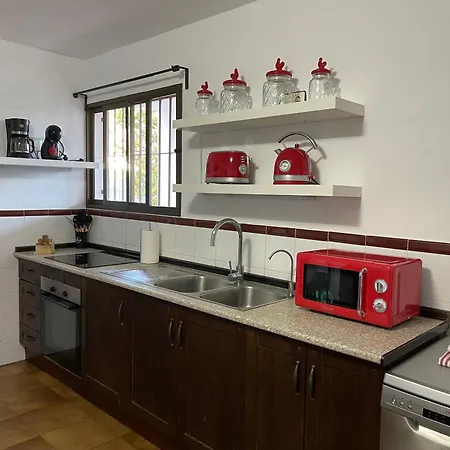 Private Nerja, Large Private Pool, Gardens & Parking Villa