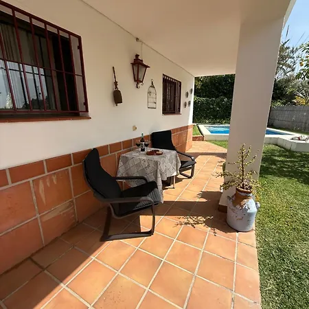 Private Nerja, Large Private Pool, Gardens & Parking Villa *